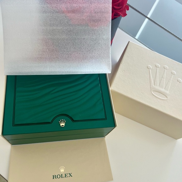 Rolex Datejust 31mm two tone Gold Steel Jubilee Gray Dial With Diamonds - Picture 12 of 14